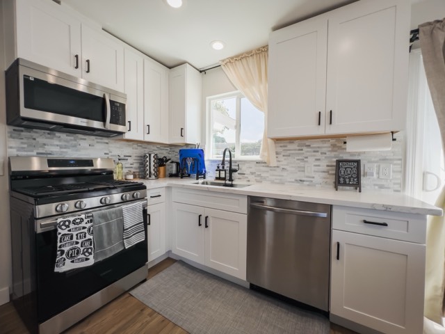 The clean, modern kitchen
